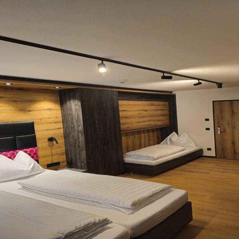 Chalet in Zillertal near Ski Slopes & Whirlpool - Ferienhaus mit 8 Schlafzimmern - 15