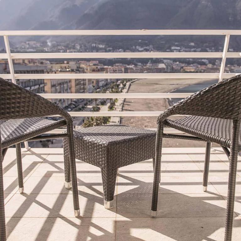 Hotel Miramare Stabia - Camera Matrimoniale/Doppia con Letti Singoli con Vista Mare Parziale - 2