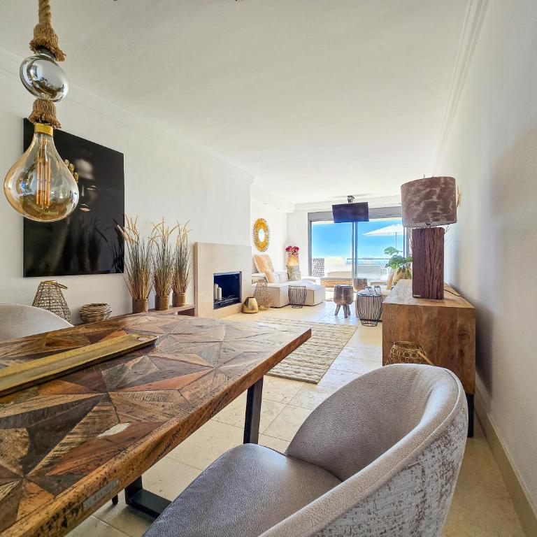 Luxury Retreat in Los Monteros Marbella - Two-Bedroom Apartment - 11