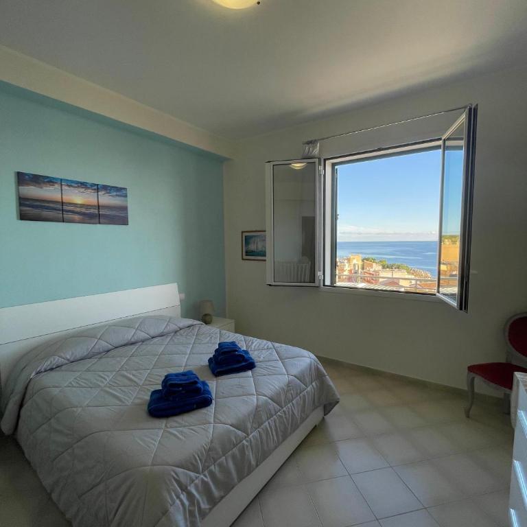 Le finestre sul mare - Two-Bedroom Apartment - 1