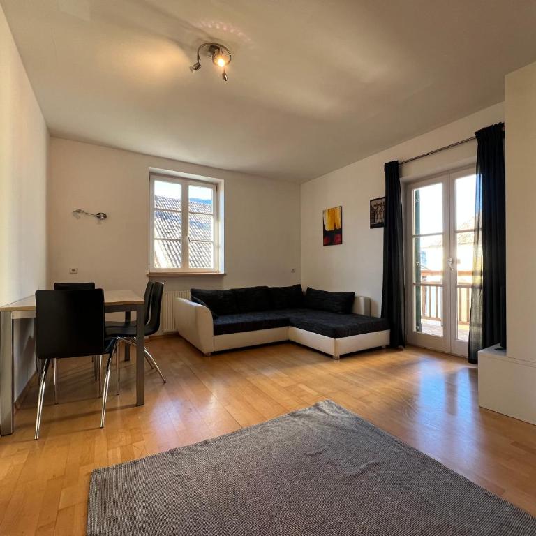 Saint Martin Guest House - Appartamento con 1 Camera da Letto, Balcone e Vista Montagna - 1