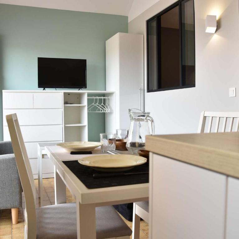 Appartement Rénové avec Balcon sur le Port GN460-010 - Appartement 1 Chambre - 1