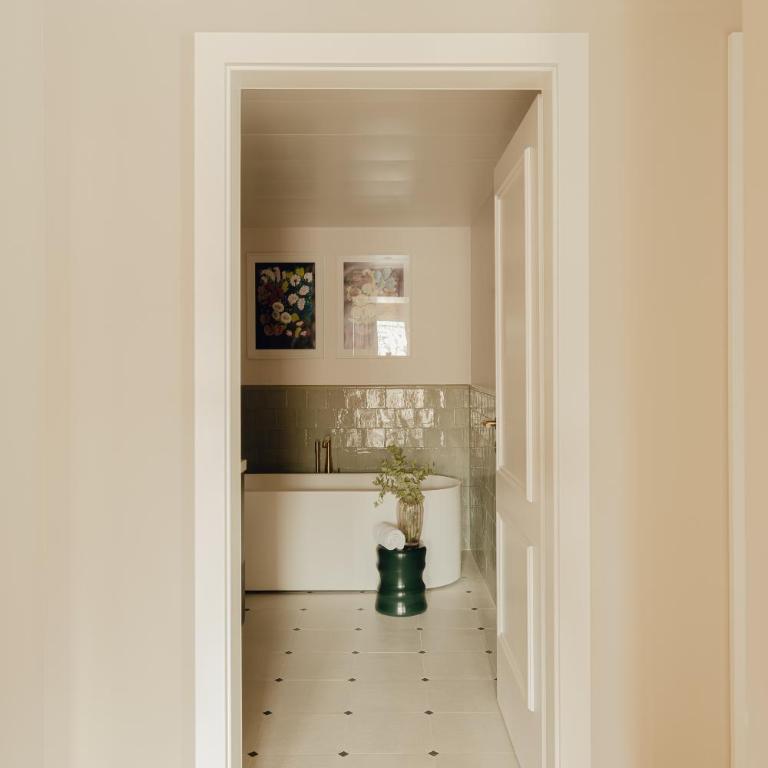 Design Hotel zum Hirschen Salzburg - Familienapartment mit Balkon - 6
