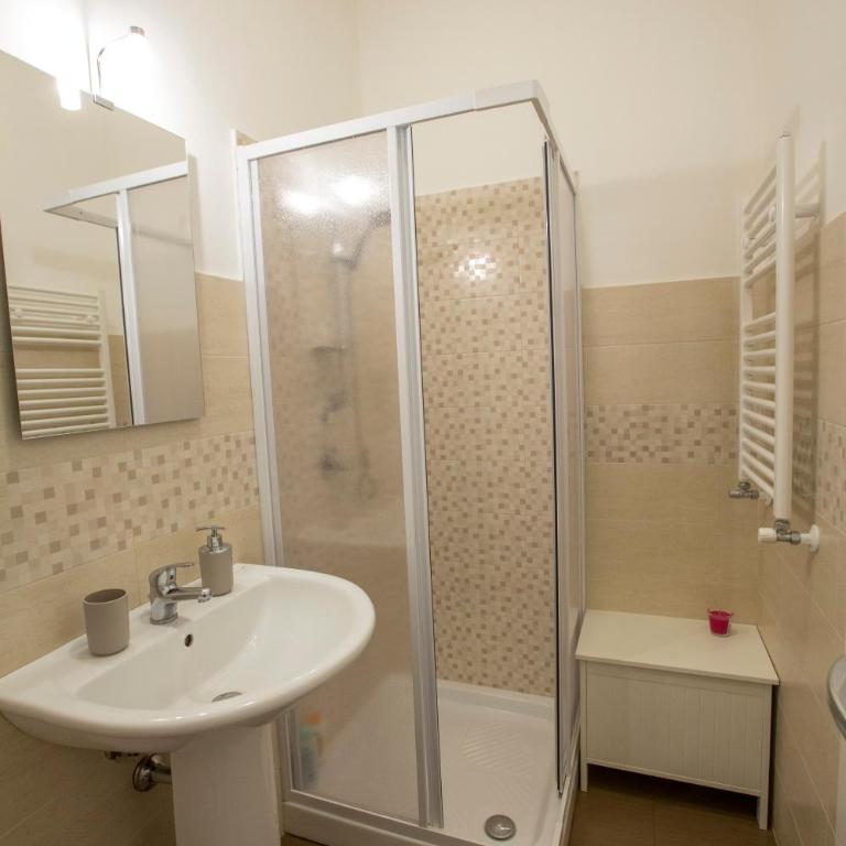 B&B Siracusa Holidays - Double or Twin Room with Private Bathroom in the room - 10