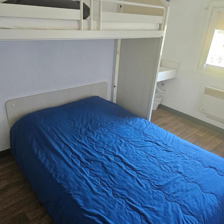 Hotel Class'Eco Carcassonne - Chambre Double avec Salle de Bains Commune - 1