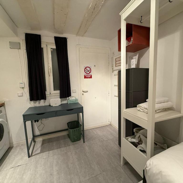 Cosy Studio in the Heart of Lavapiés, Madrid - Amparo - One-Bedroom Apartment - 11