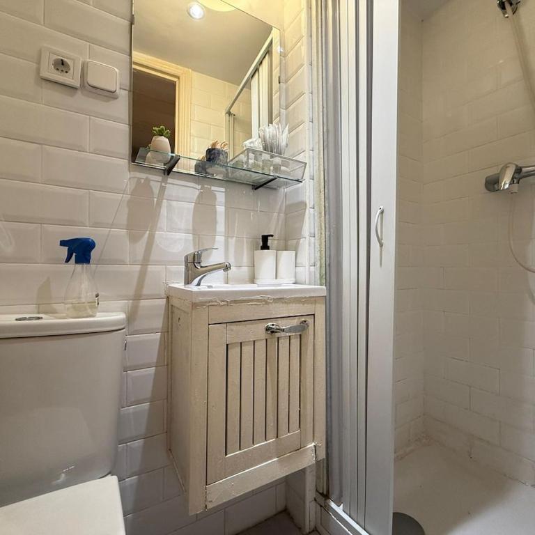 Cosy Studio in the Heart of Lavapiés, Madrid - Amparo - One-Bedroom Apartment - 12