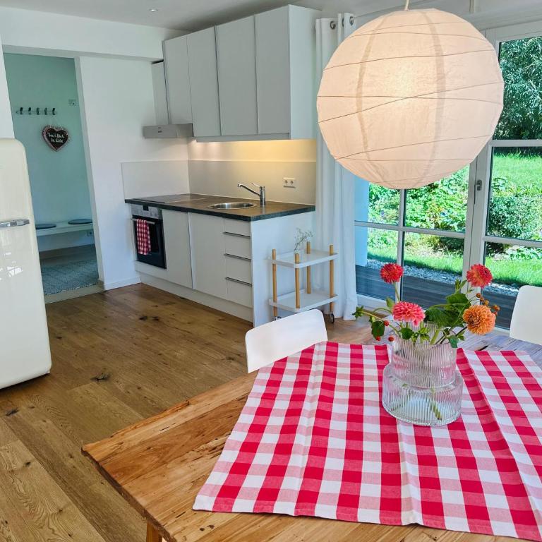 Ferienwohnung Bergtraum - Apartment mit 2 Schlafzimmern und Terrasse - 1