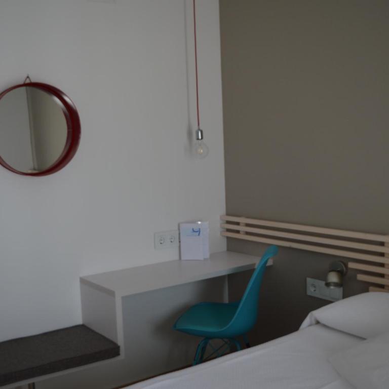 Hotel Nou Estrelles - Habitación Doble con terraza - 2 camas - 6