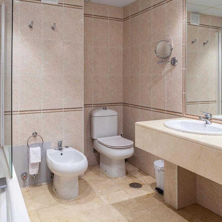 Hotel Alay - Adults Only Recommended - Habitación Triple - 1