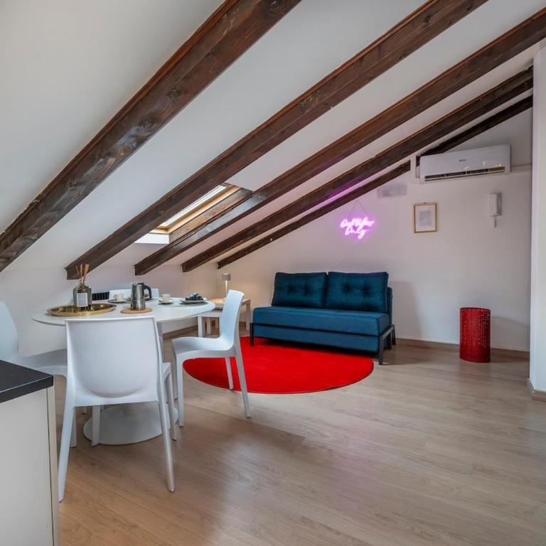 Mansarda Piazzale Chiavris - A Casa Tua - Appartamento con 1 Camera da Letto - 1
