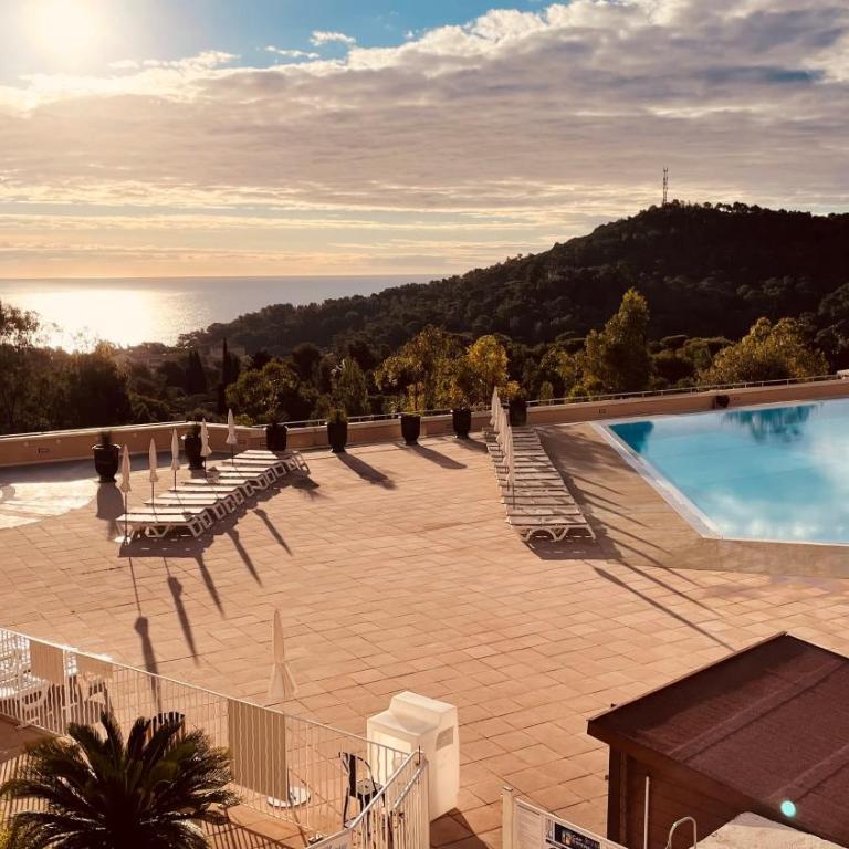 Appartement rez de jardin 4 personnes CAP ESTEREL - Appartamento con 1 Camera da Letto e Terrazza - 31