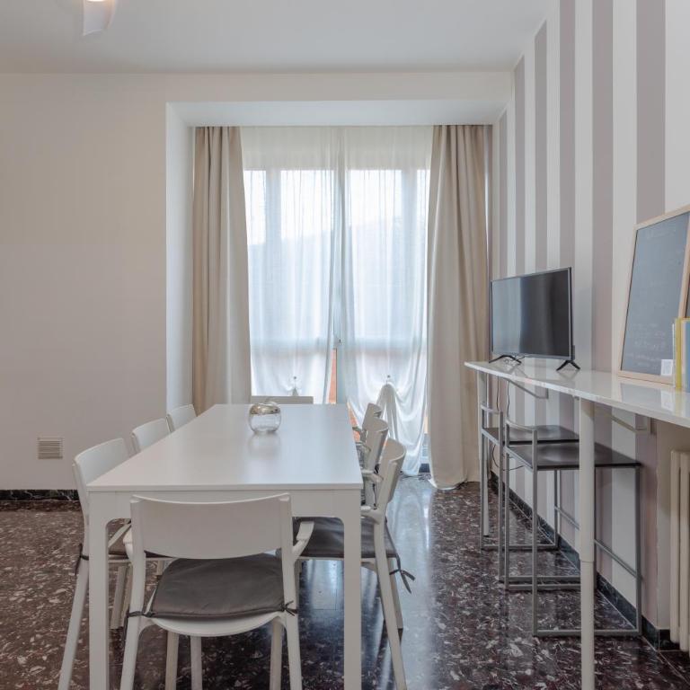 Family 3 - Three-Bedroom Apartment - 28