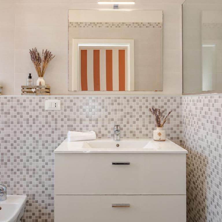 Family 3 - Three-Bedroom Apartment - 30