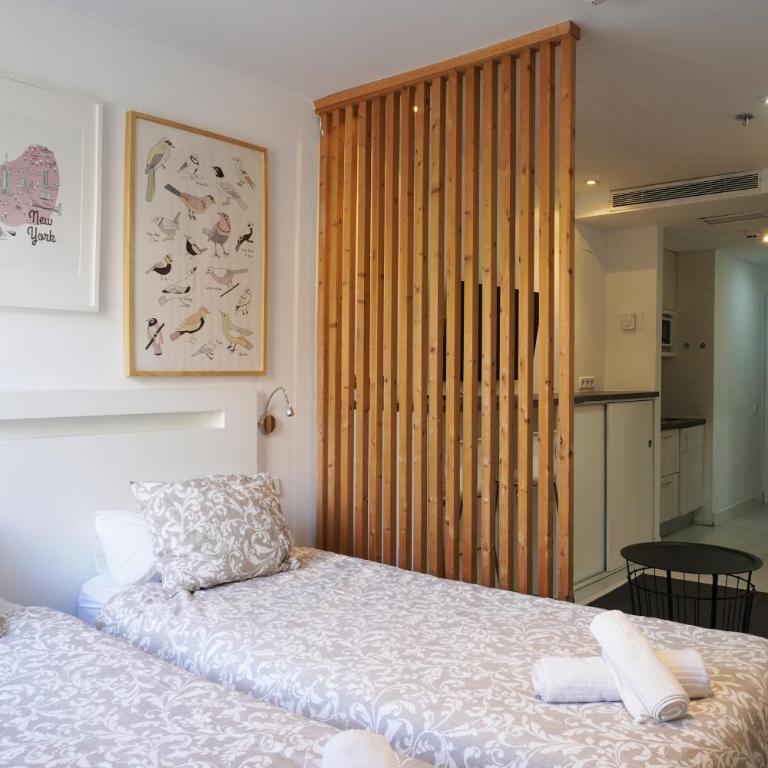 Almagro Apartments - One-Bedroom Apartment - 1