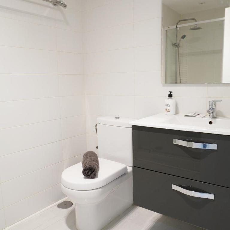 Almagro Apartments - One-Bedroom Apartment - 14