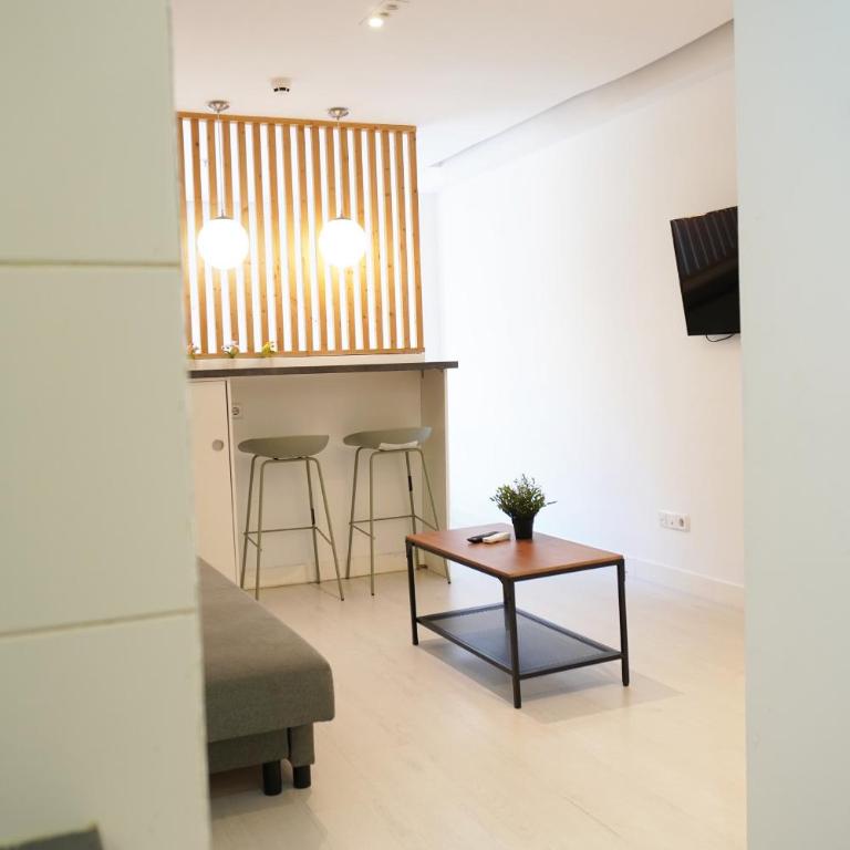 Almagro Apartments - One-Bedroom Apartment - 12