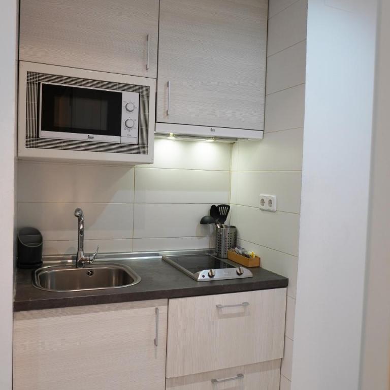 Almagro Apartments - One-Bedroom Apartment - 23