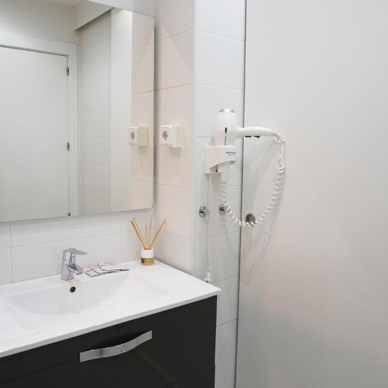 Almagro Apartments - One-Bedroom Apartment - 18