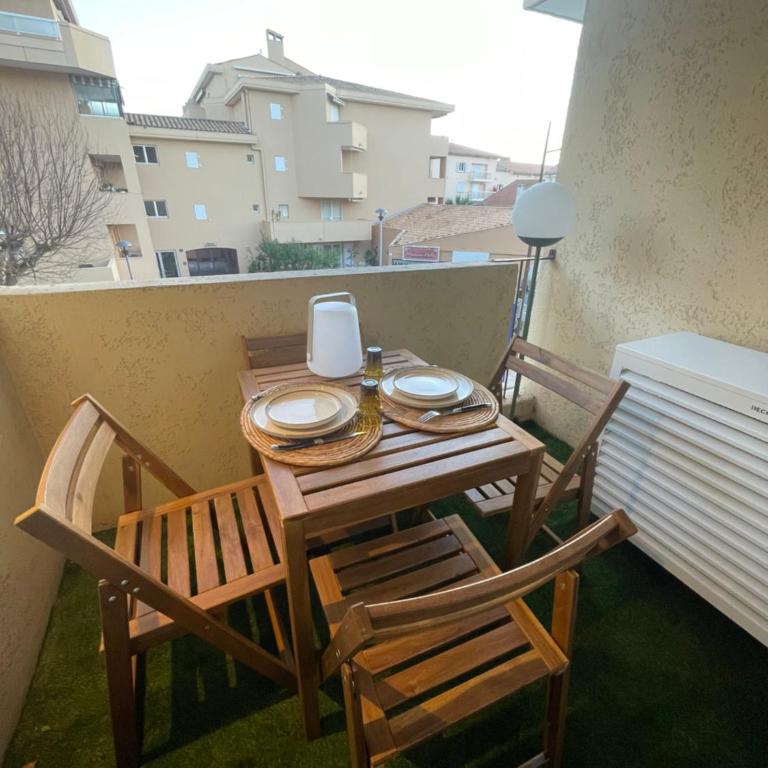 Au cœur de ste Max, la Terracota 4 pers avec parking - One-Bedroom Apartment - 33