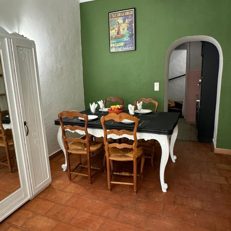 Maison Jasmin in the city center with parking space and terrace - Two-Bedroom House - 8