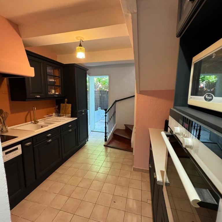 Maison Jasmin in the city center with parking space and terrace - Two-Bedroom House - 17