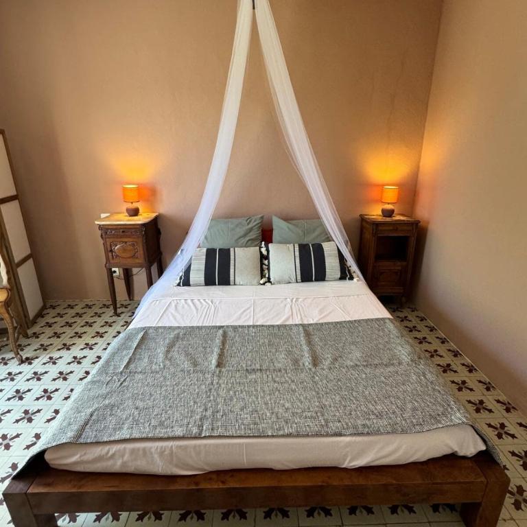 Maison Jasmin in the city center with parking space and terrace - Two-Bedroom House - 25