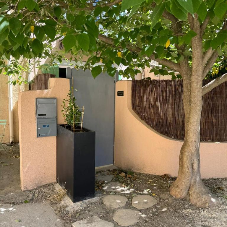 Maison Jasmin in the city center with parking space and terrace - Two-Bedroom House - 37