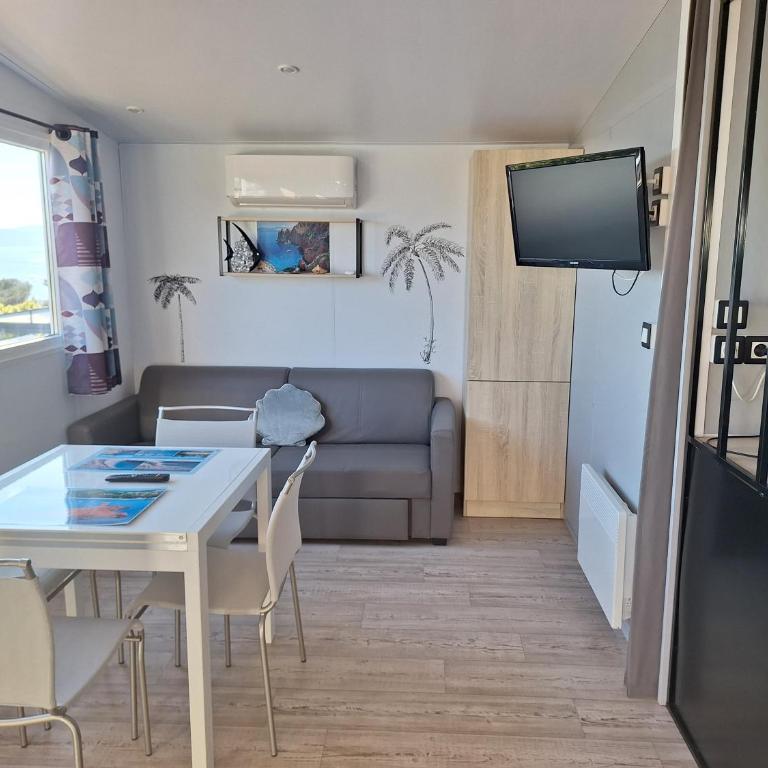 Charmant Mobil home avec Vue mer exceptionnelle - Mobile Home - 11