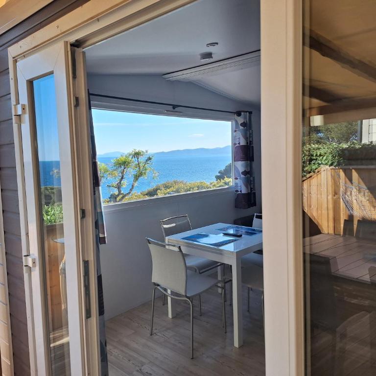 Charmant Mobil home avec Vue mer exceptionnelle - Mobile Home - 9