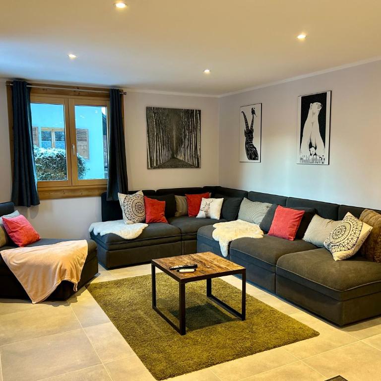 4 Bedroom, 4 Bathroom, Hot Tub, Chamonix Centre - Maisonnette - 1
