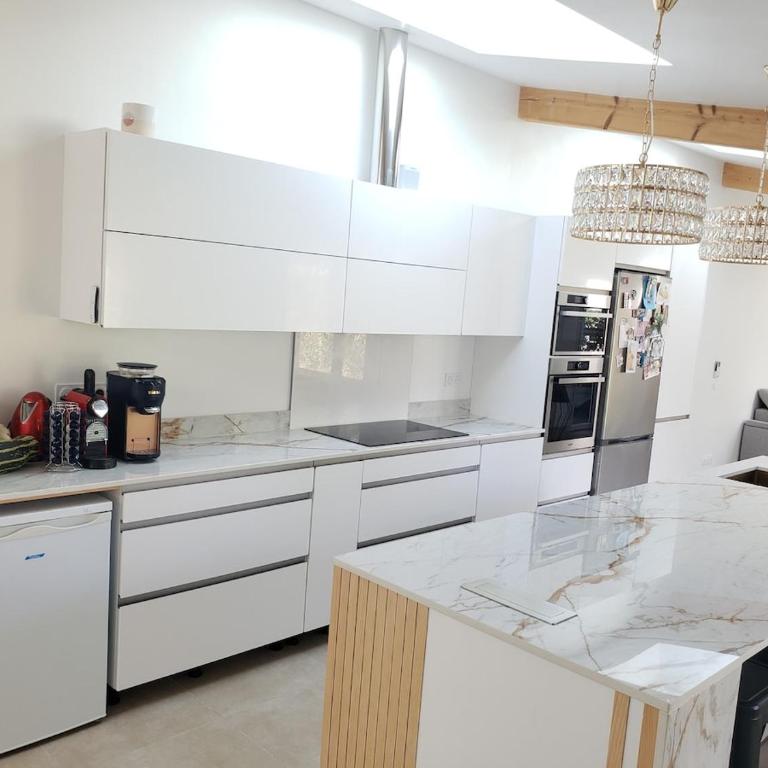 Agréable maison bien située - Villa 3 Chambres - 8