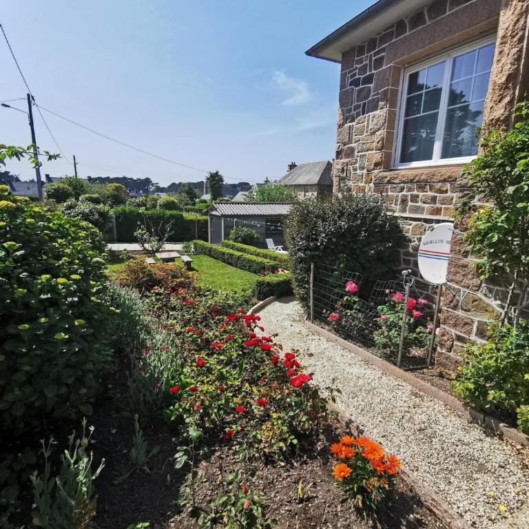 Maison bretonne traditionnelle - Four-Bedroom Vacation Home - 27