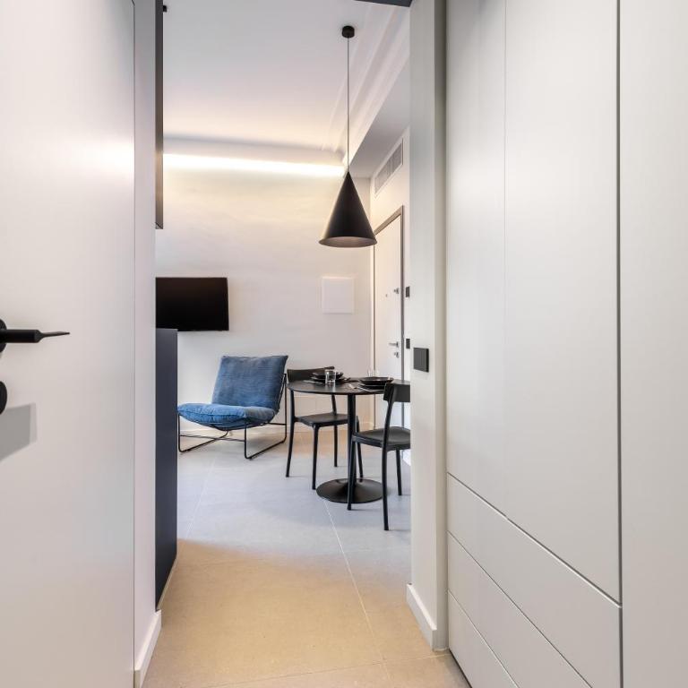 Hostdomus - San Quintino Suites - One-Bedroom Apartment with Balcony - 6