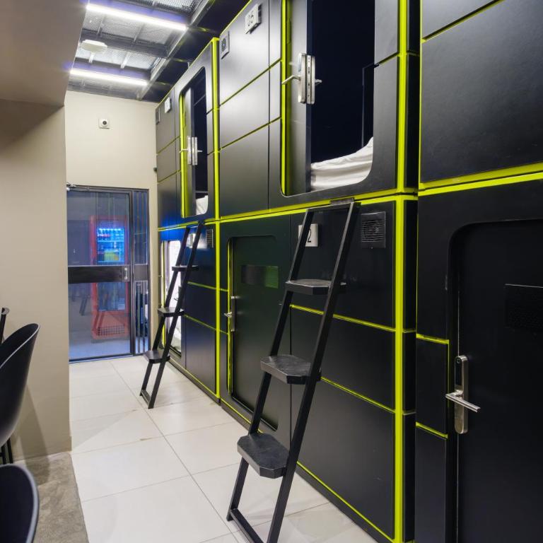 Hostel Joy Calle 85 - Double Room with Shared Bathroom - 4