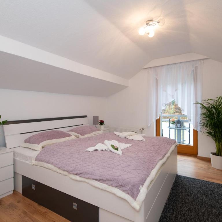 Ferienwohnung Waldblick, Faaker See - Apartment mit 1 Schlafzimmer und Balkon - 37