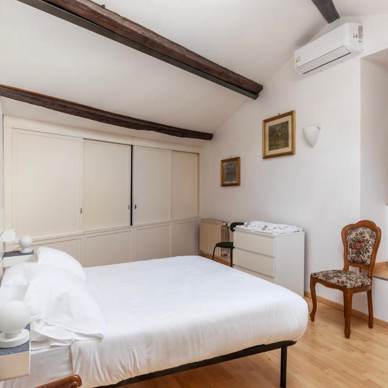 Manara 29 - FromHometoRome - Appartamento con 2 Camere da Letto - 13