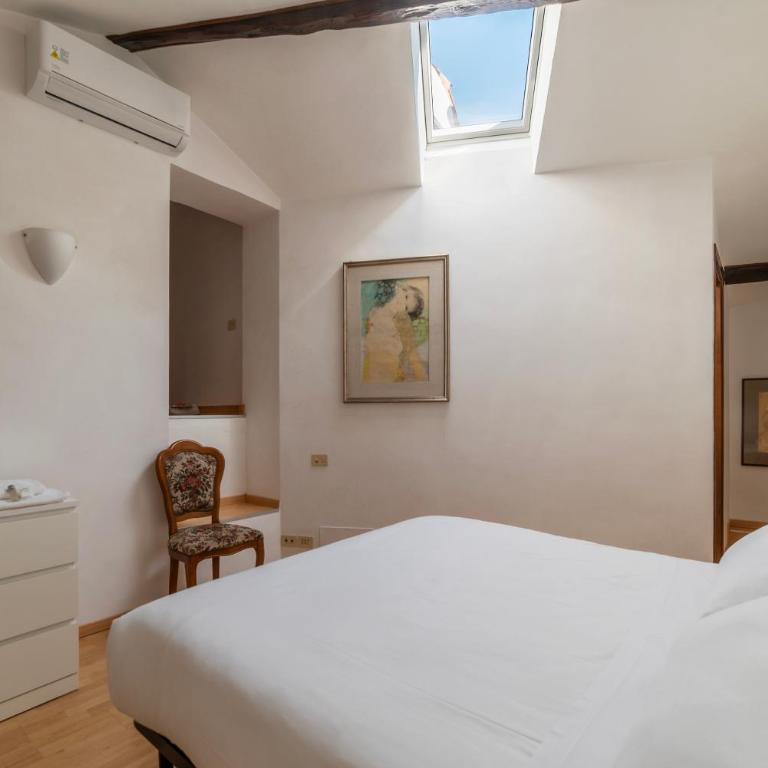 Manara 29 - FromHometoRome - Appartamento con 2 Camere da Letto - 18