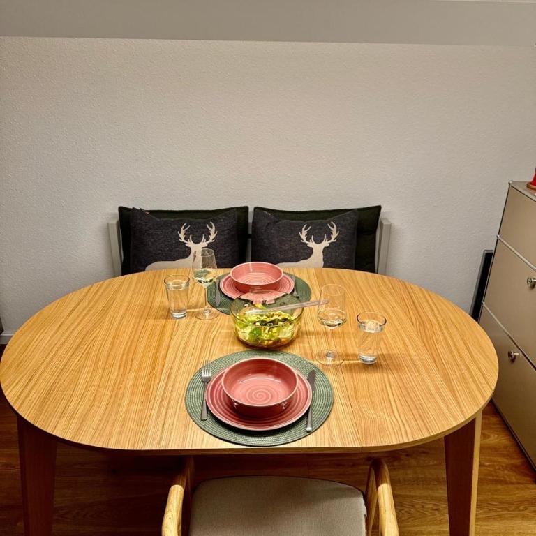 1-room apartment - newly renovated and central - Apartment mit 1 Schlafzimmer und Balkon - 5