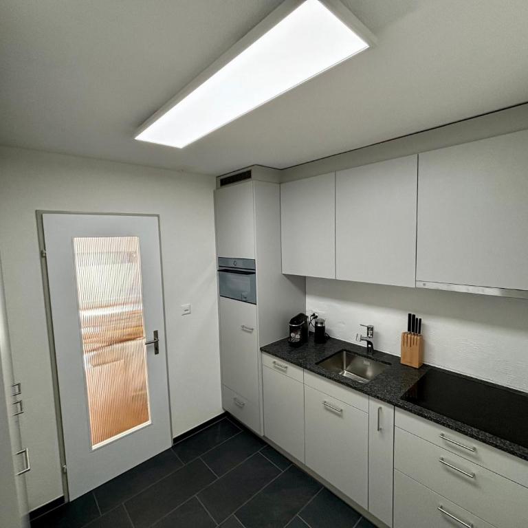 1-room apartment - newly renovated and central - Apartment mit 1 Schlafzimmer und Balkon - 6