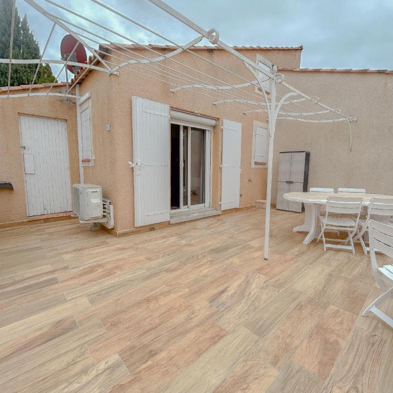 Charmante Maison, Terrasse,parking domaine du pins, piscine - Maison 2 Chambres - 1