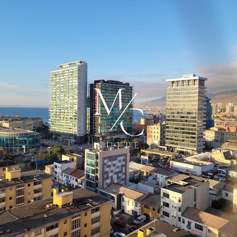 Comodidad total en el centro: Deptos 1, 2 y 3 hab. + WiFi y Parking incluidos - Habitación Triple Superior con vistas al mar - 52