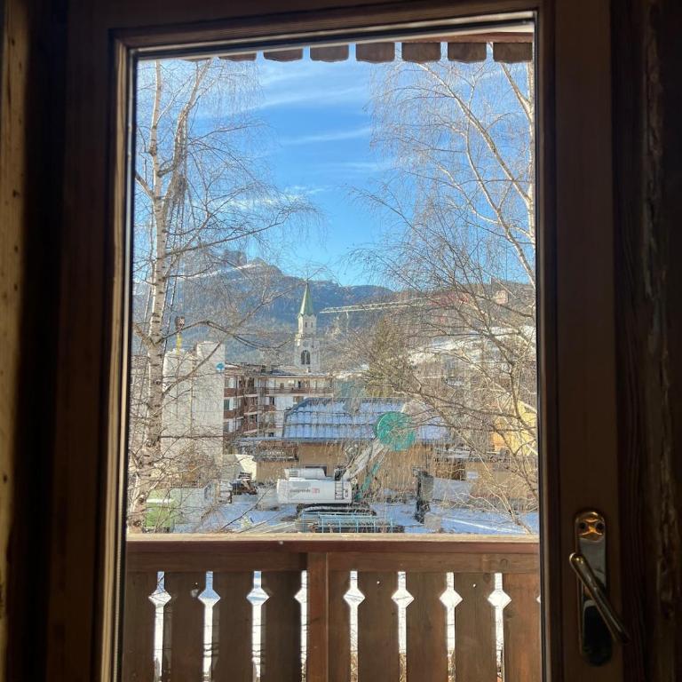 Luxury Central Apartment Cortina D'Ampezzo - Appartamento Superior con 3 Camere da Letto - 60