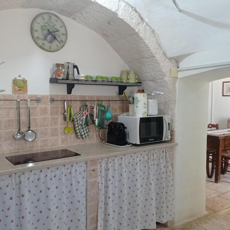 Tipici Trulli immersi nella Valle D'Itria - Casa con 2 Camere da Letto - 17