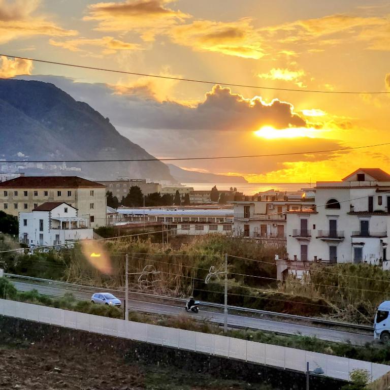 Porta Pompei & Sorrento Coast - Appartamento con 3 Camere da Letto e Vista Montagna - 70