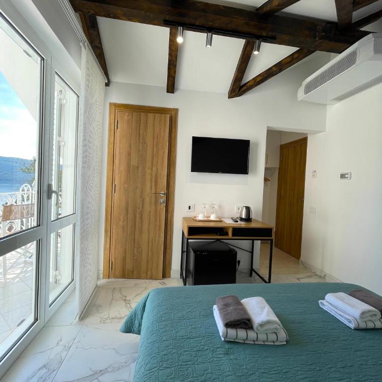 Ancora Hotel - Dvokrevetna Soba sa Bračnim Krevetom i Terasom - 4