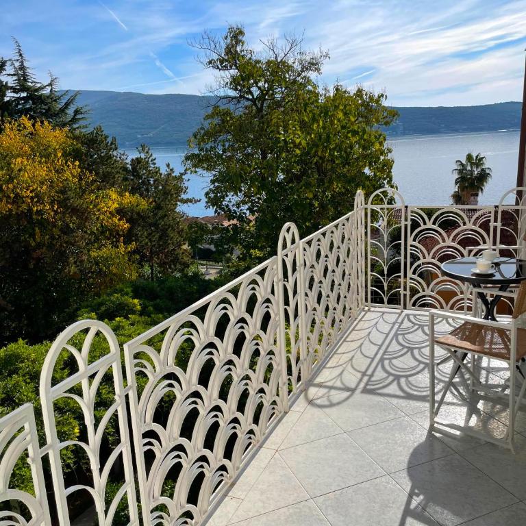 Ancora Hotel - Dvokrevetna Soba sa Bračnim Krevetom i Terasom - 1