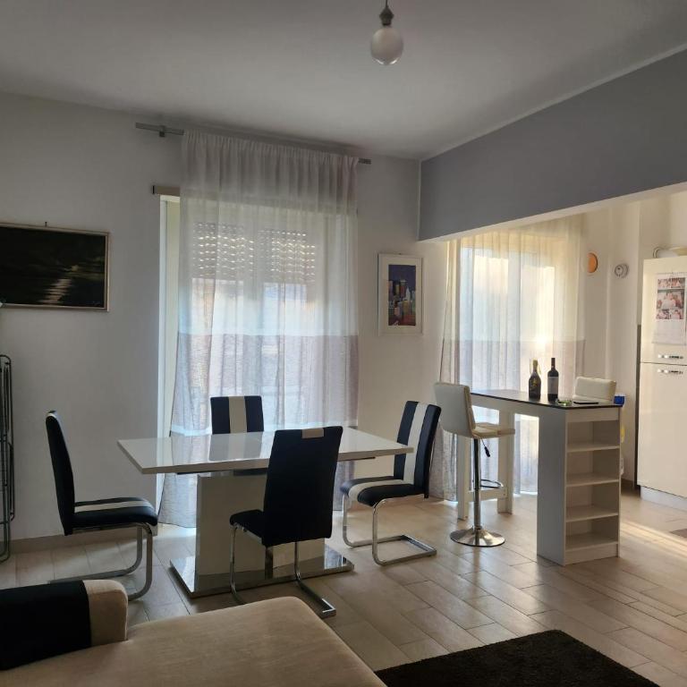 P7 Casa Roma - Appartamento con 2 Camere da Letto - 13