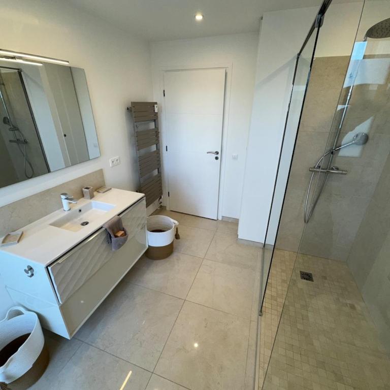 La Roseraie - Apt Standing 4 Prs - Piscine - Parking - Apartment mit 2 Schlafzimmern - 3