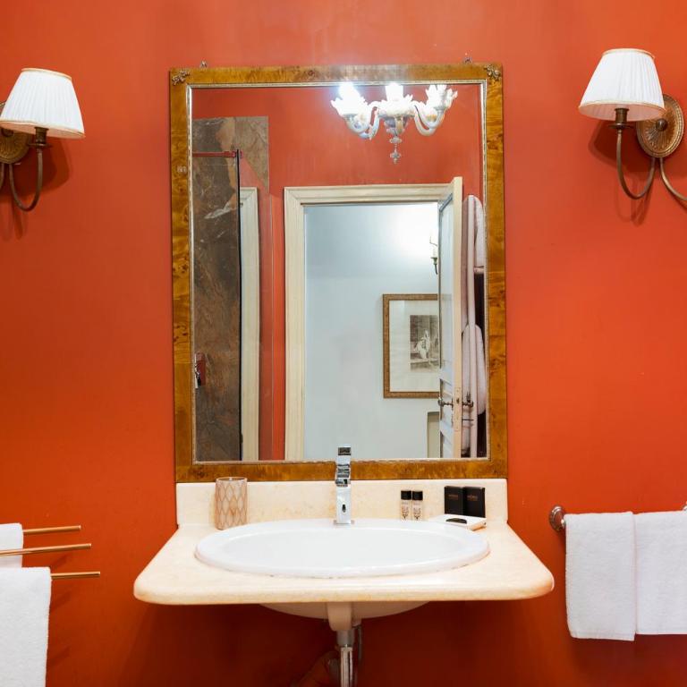 Palazzo Arone dei Baroni di Valentino - Suite Deluxe - 5